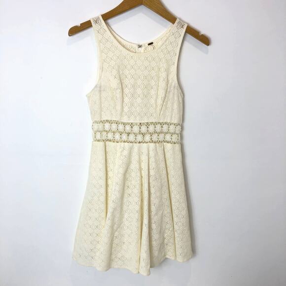 Free People - Ivory Crochet Lace Daisy A-line Mini Dress Women's Sz 0 - Picture 1 of 9
